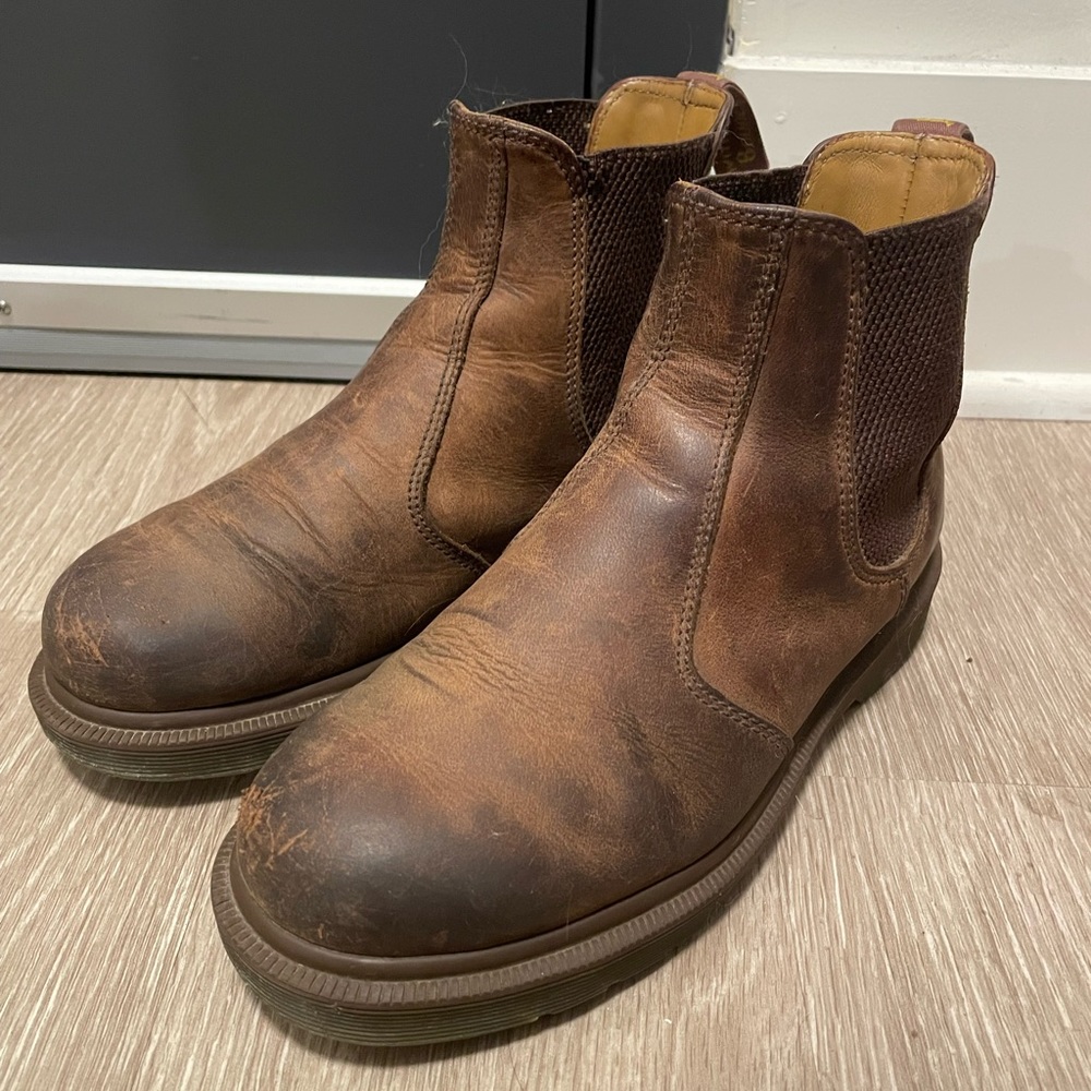 Dr Martens 2976 Crazy Horse Leather Chelsea Boots